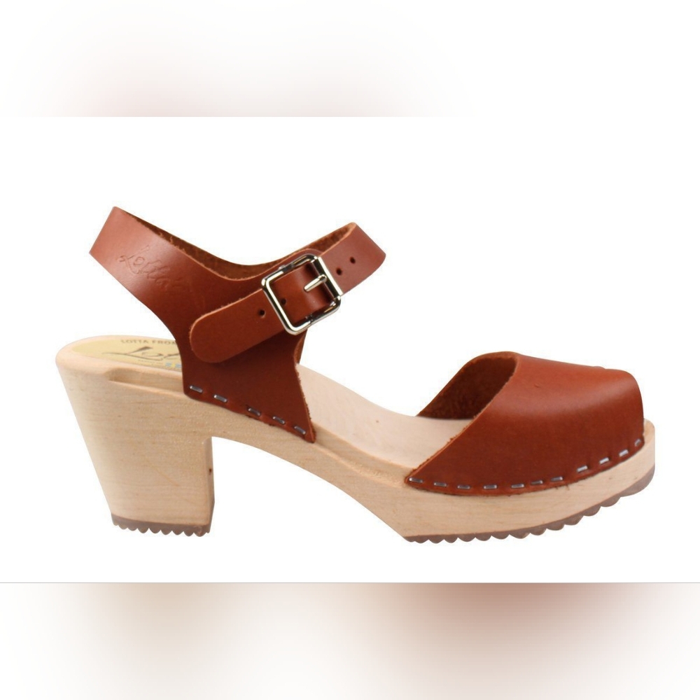 Lotta From Stockholm Highwood Open Toe Clogs In Tan